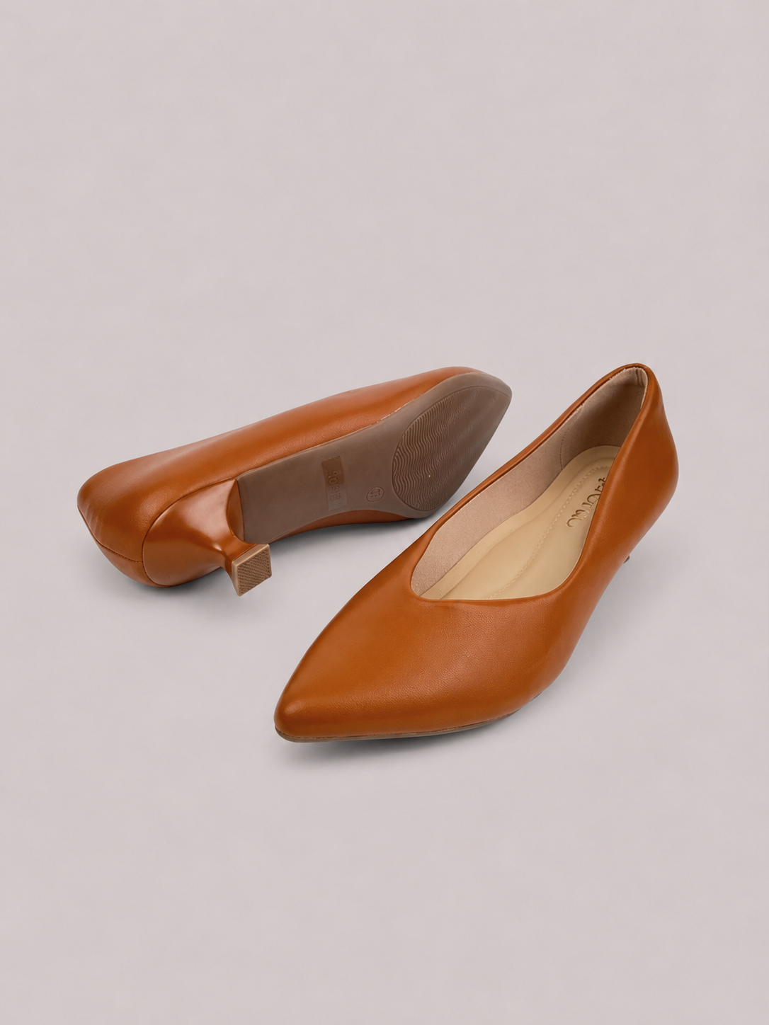 Kitten Heel Pump