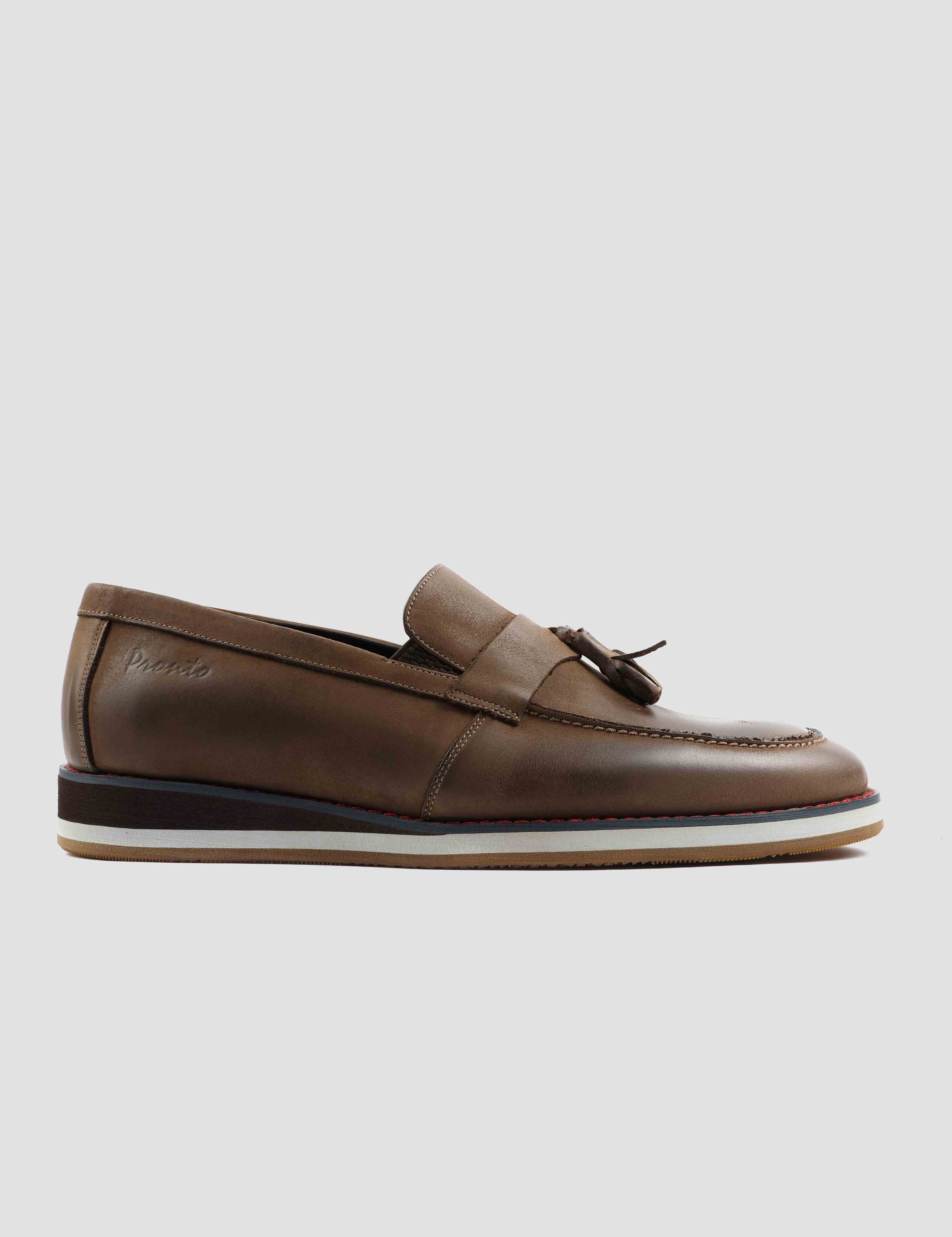 Tassel loafer