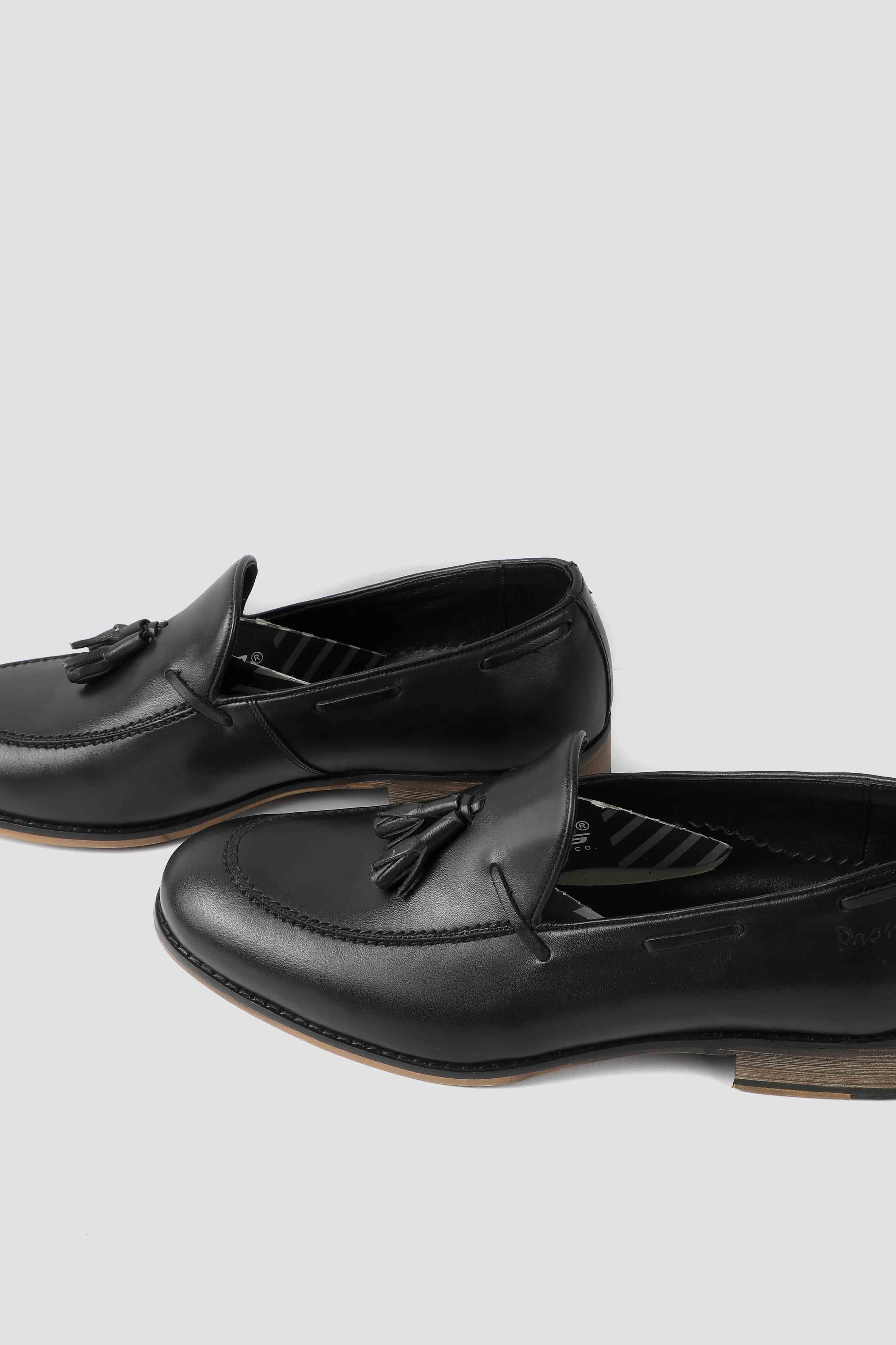 Tassel loafer