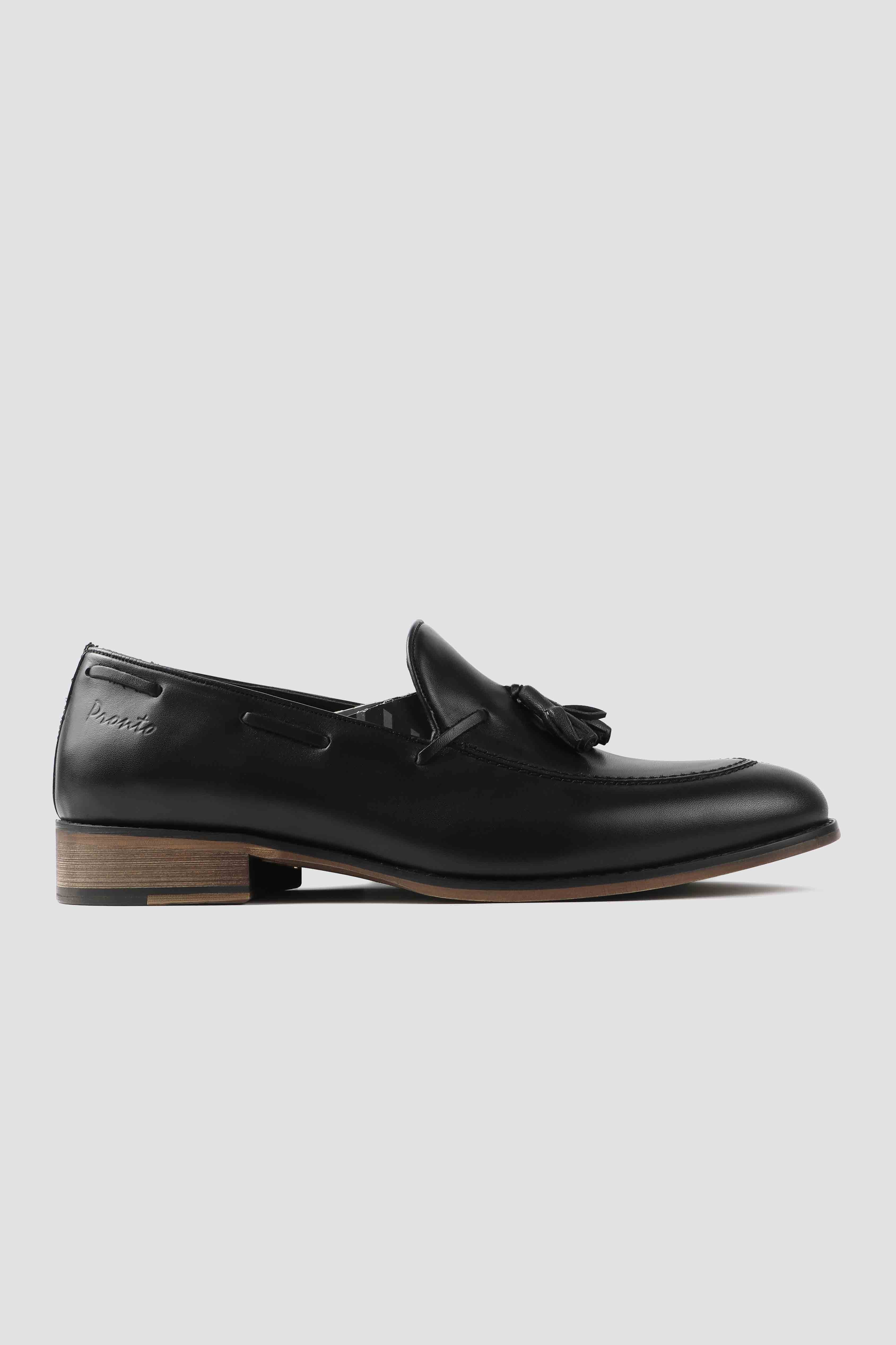 Tassel loafer