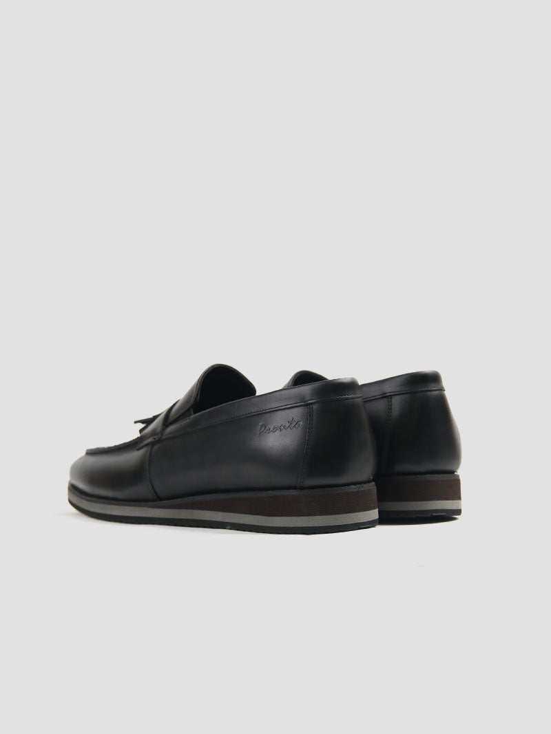 Tassel loafer